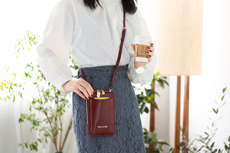 【新品タグ付き】ピンキー&ダイアン スマホショルダー/ショルダーバッグ ボルドー