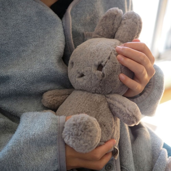 ミッフィー ぬいぐるみ Cozy 23cm＜トープ＞ | マークス公式