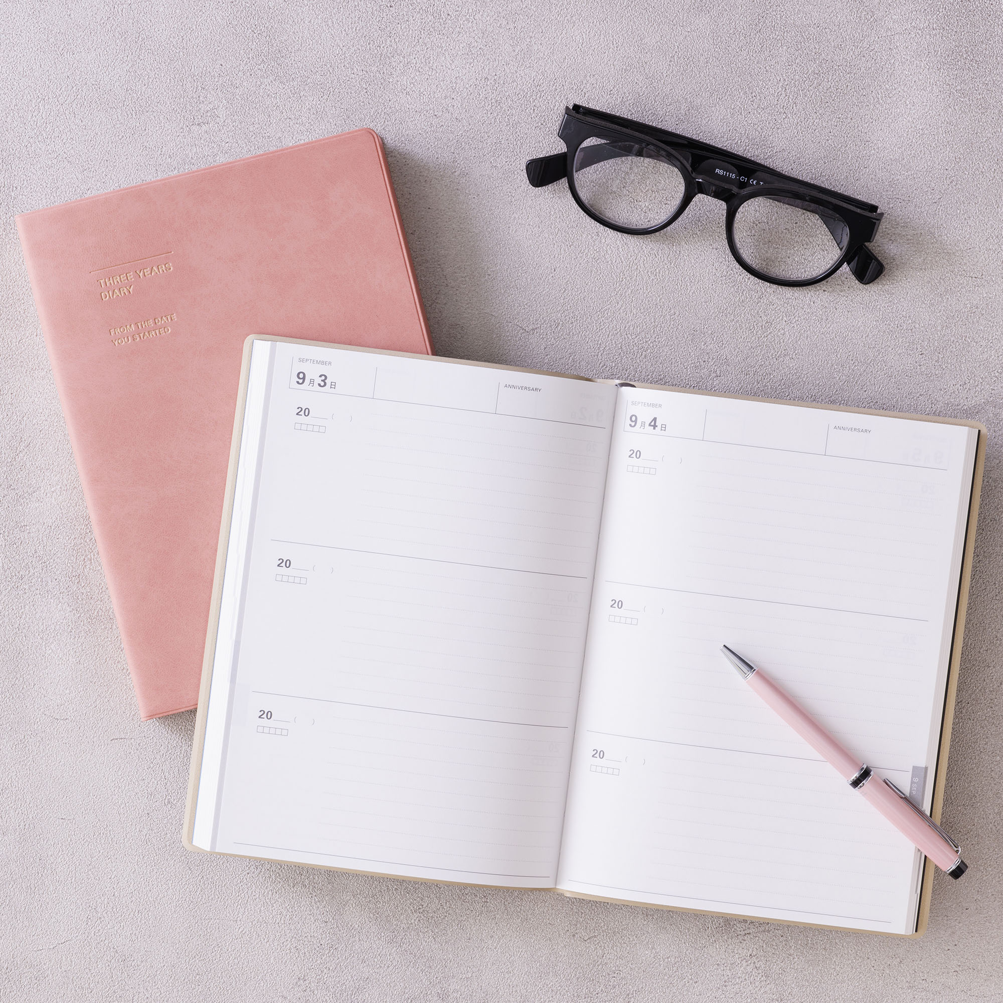 ITEM 02 - 3年連用日記