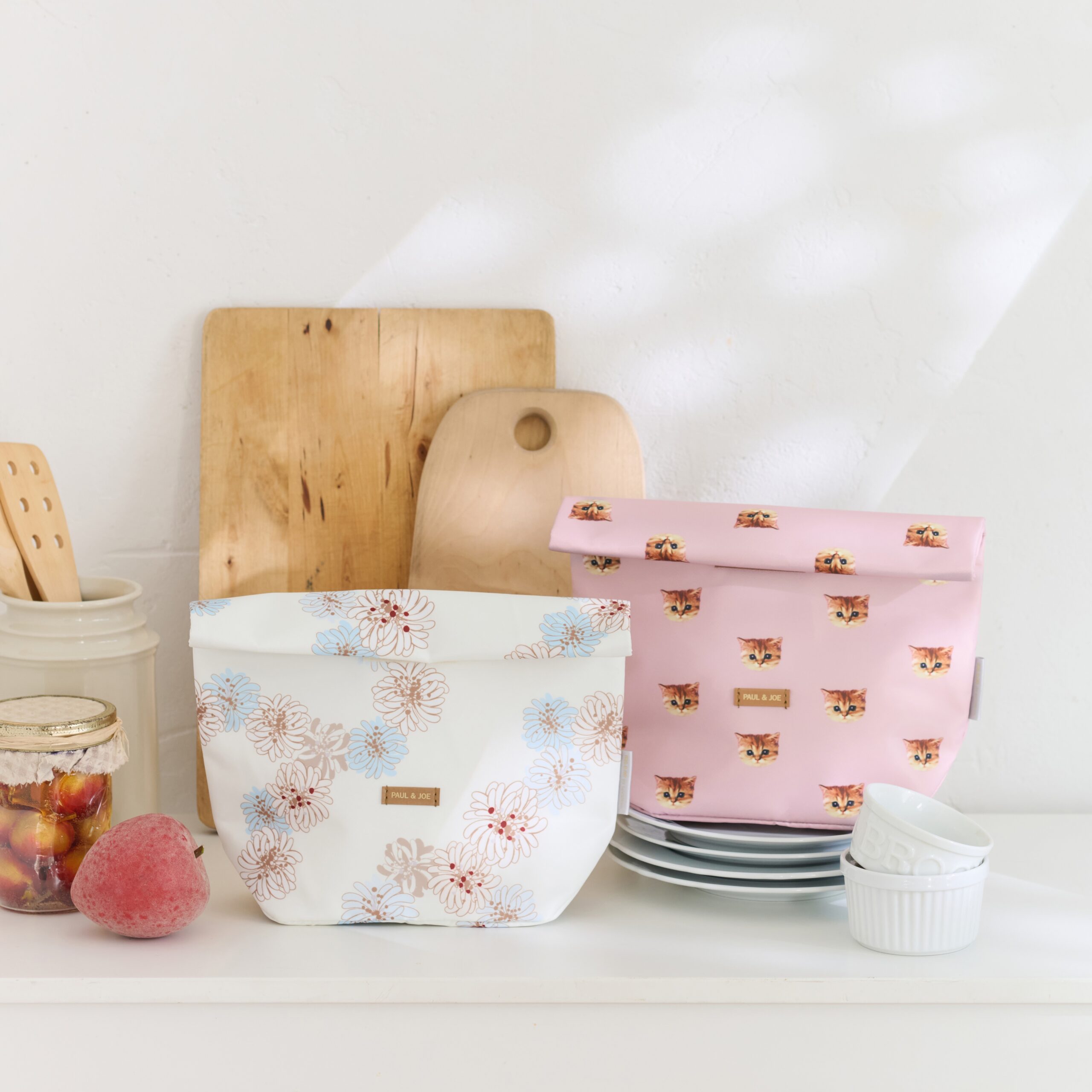 ITEM 02 - Lunch Pouch